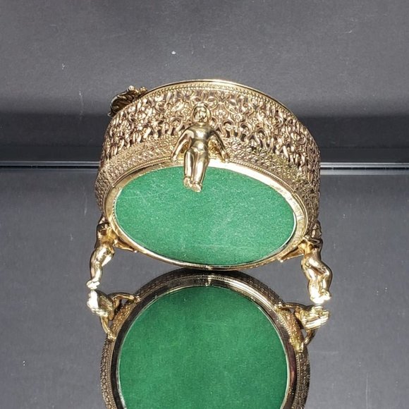 Hollywood Regency Ormolu Filigree Cherub Glass Lidded Vanity Box (Vintage) - Picture 8 of 10